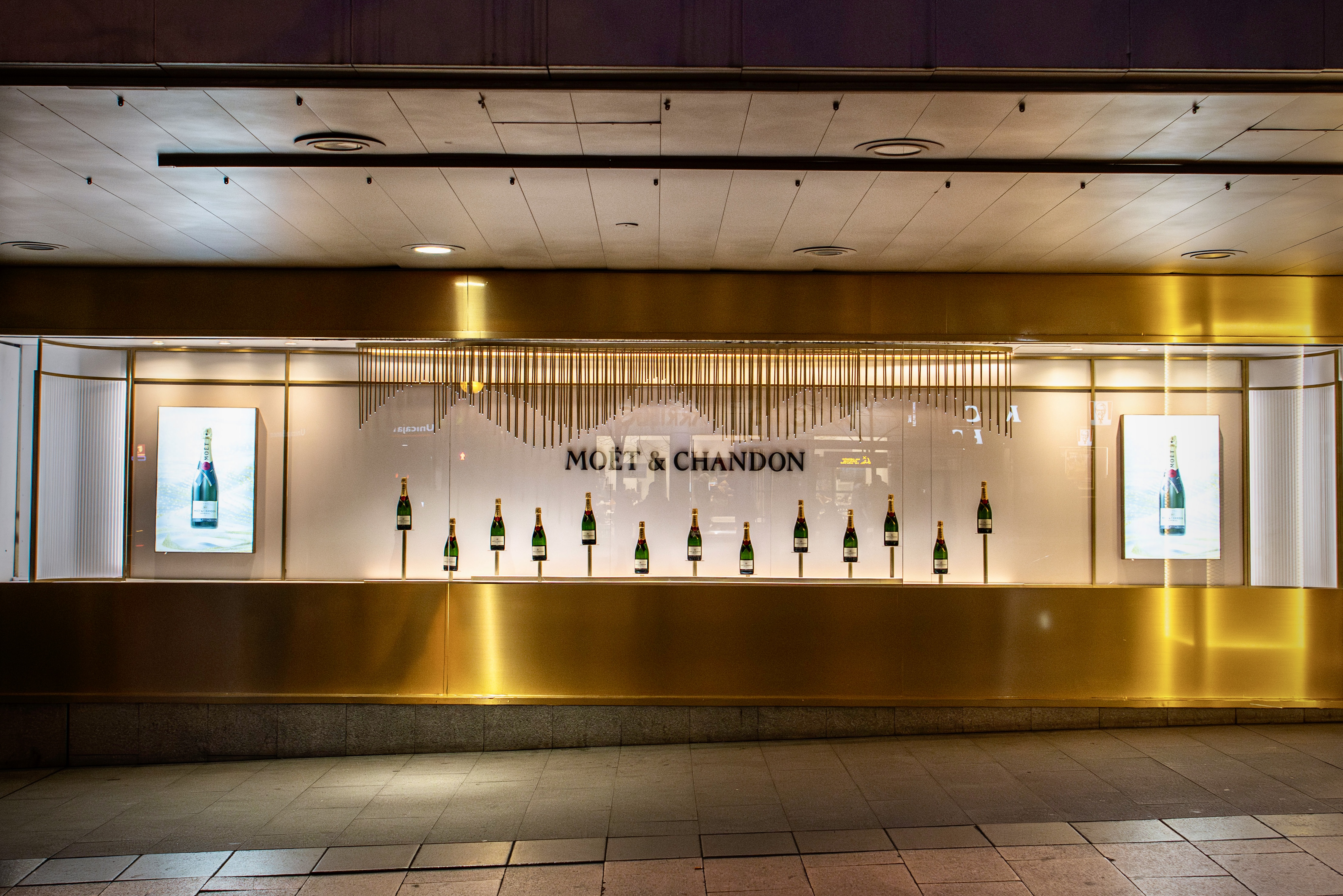 Moët & Chandon — Escaparate El Corte Inglés Goya - detalle