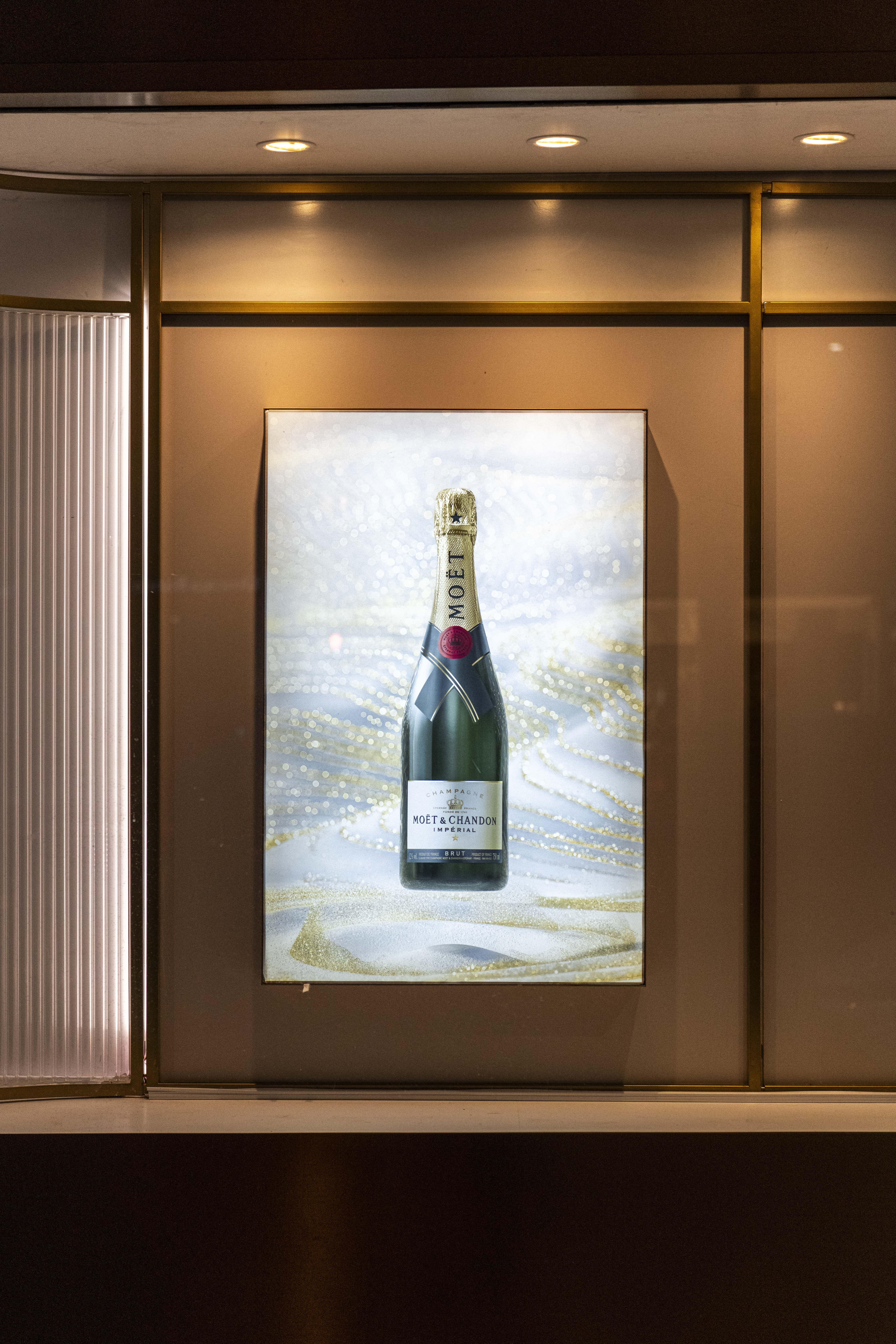 Moët & Chandon — Escaparate El Corte Inglés Goya - detalle